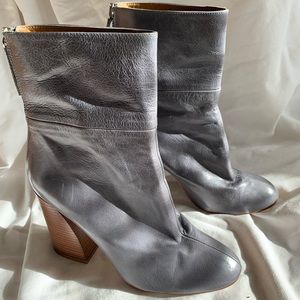 ZARA Charcoal gray leather booties.